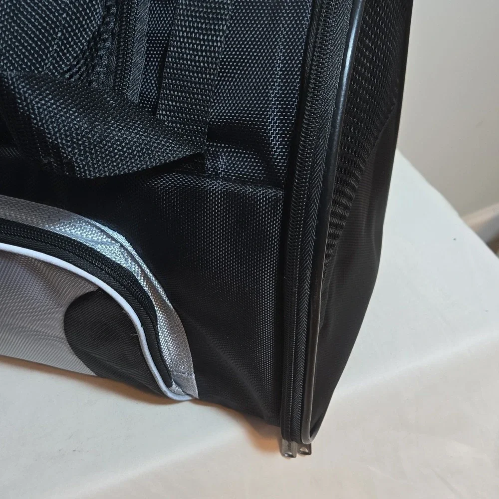 NWT Zoofari Backpack Pet Carrier for Small Dogs and Cats Black/Silver 17.6 lb